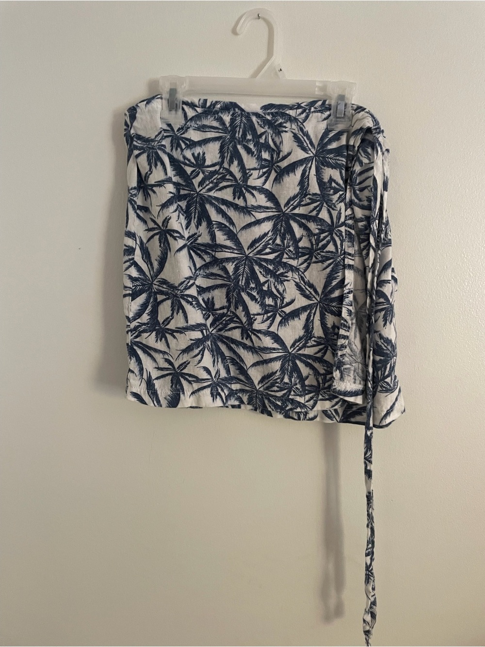 BDG Navy Palm Print Wrap Skirt Size M